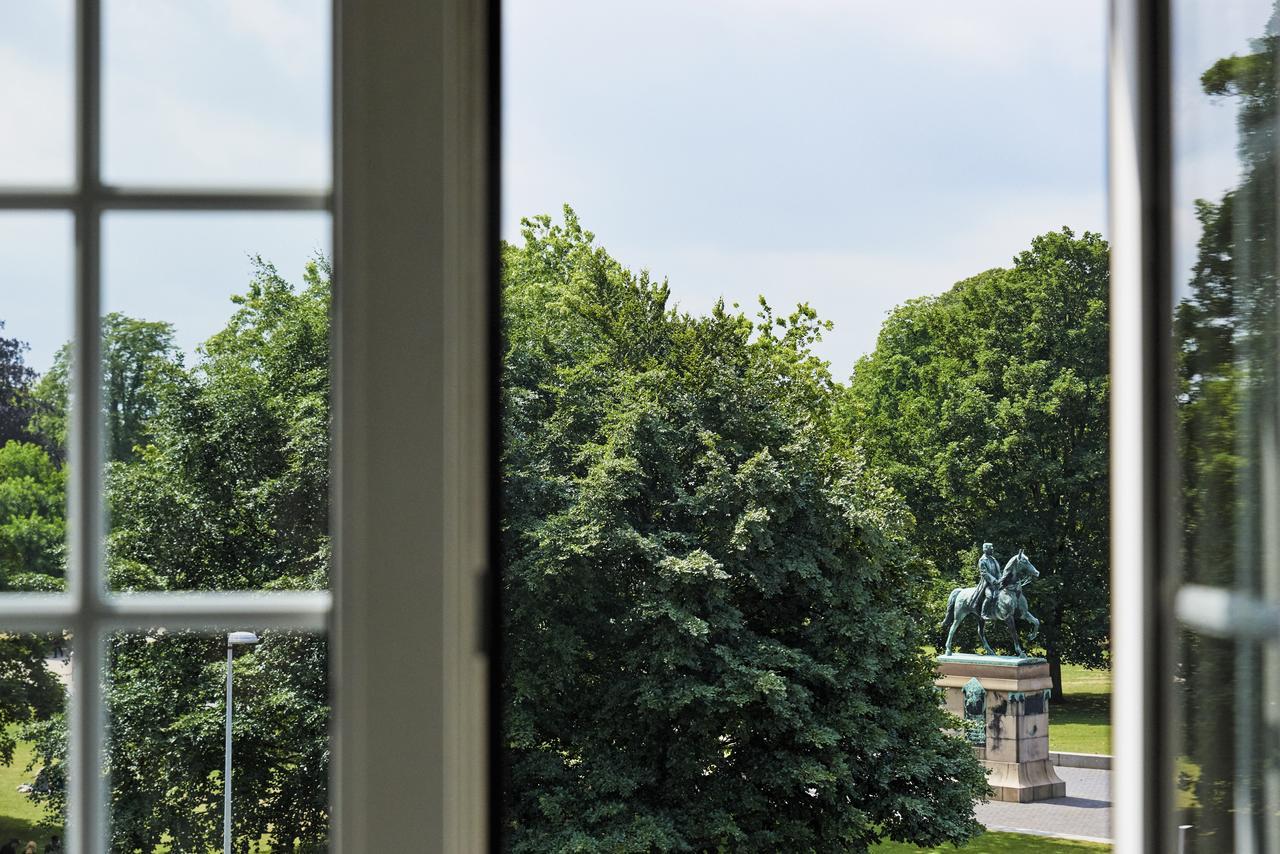 ダンホステル オーデンセ シティ エクステリア 写真 View of the gardens from the window of the house